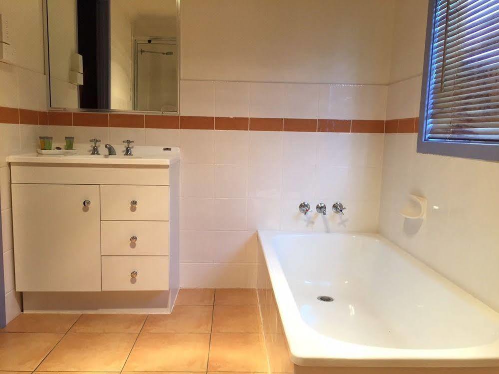 Apple Blossom Cottages Stanthorpe Extérieur photo